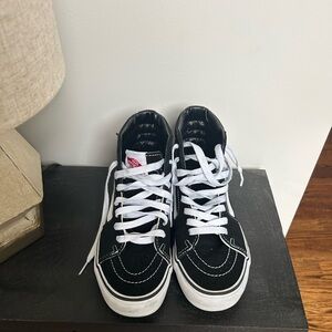 Vans Women’s Black High-Top Sneakers